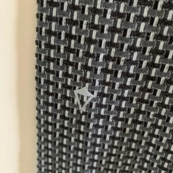 Ivivva by lululelmon black and white herringbone leggings girls size 14 - Picture 5 of 5